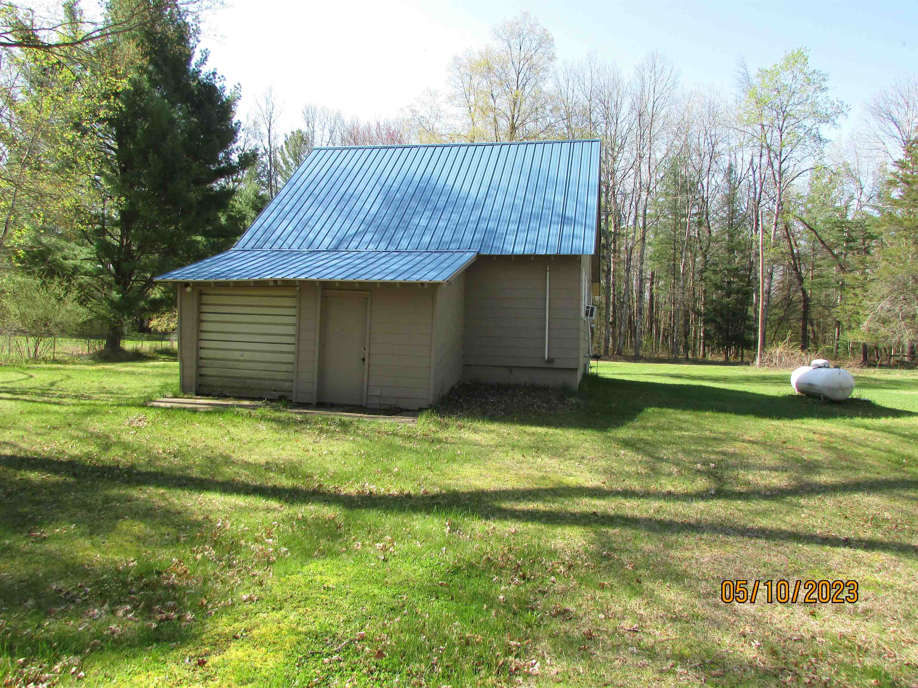 2330 Buck Road Harrison, MI 48625 - Photo 3 of 16