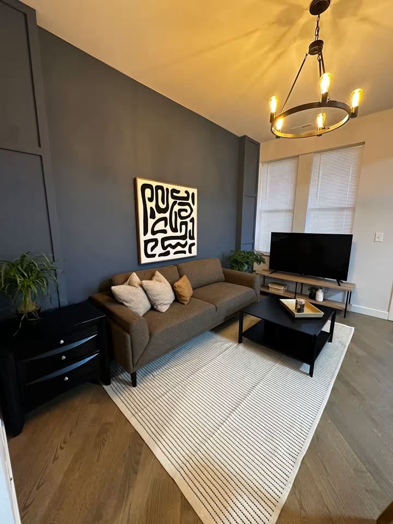 841 North Mozart Street, Unit 3R Chicago, IL 60622 - Photo 3 of 13