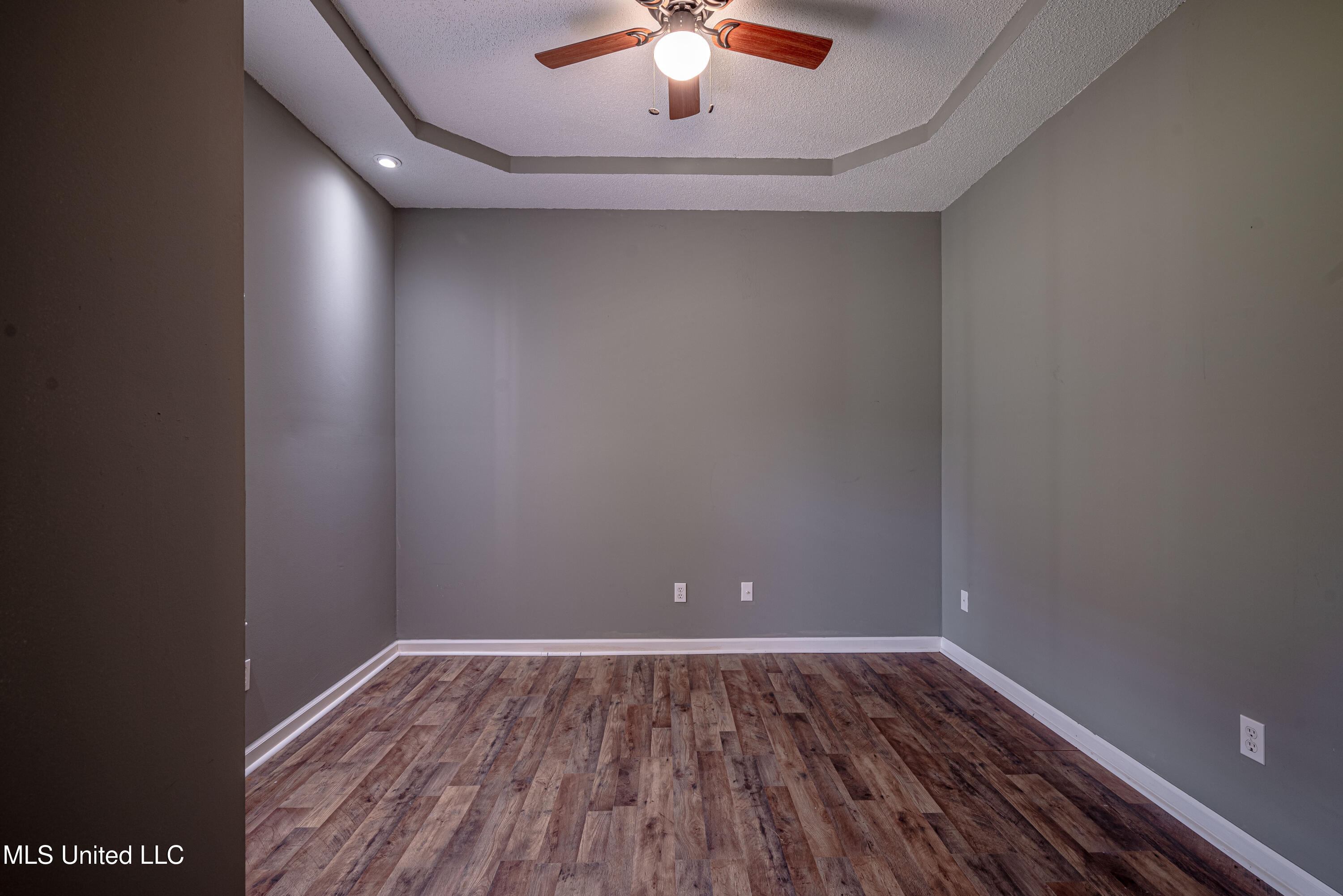 3241 North Robertson Road Nesbit, MS 38651 - Photo 3 of 17 Office