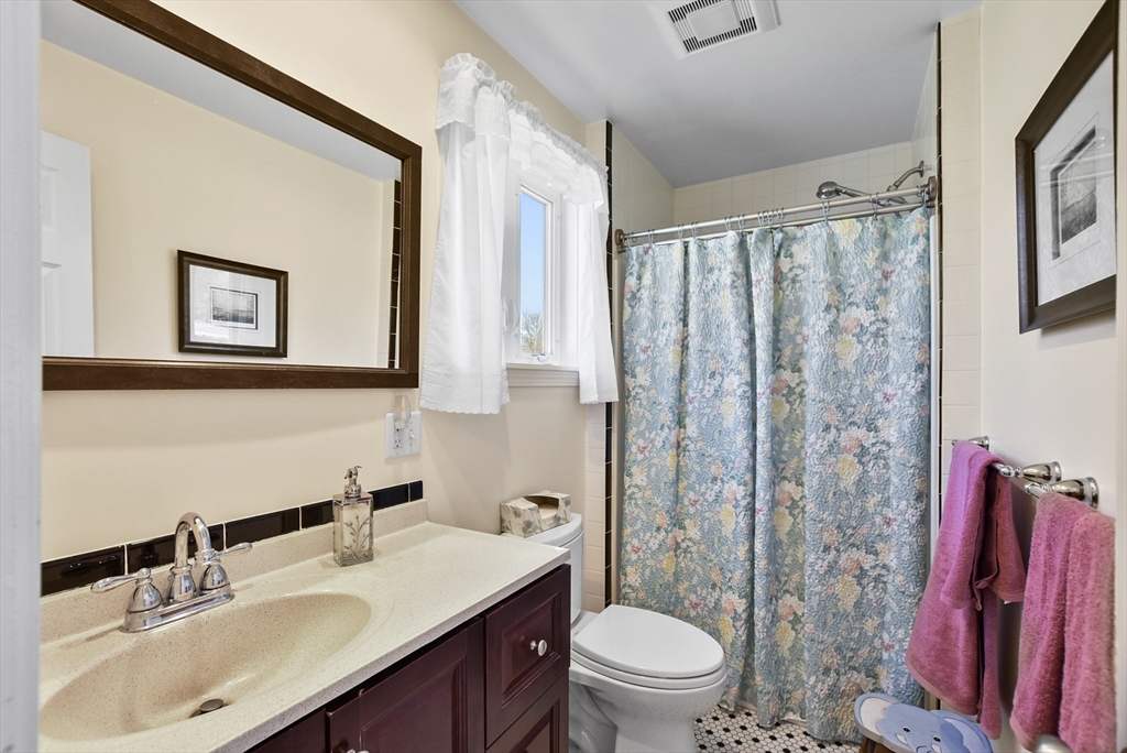 21 Temi Road Holliston, MA 01746 - Photo 20 of 31 Gallery Image 20