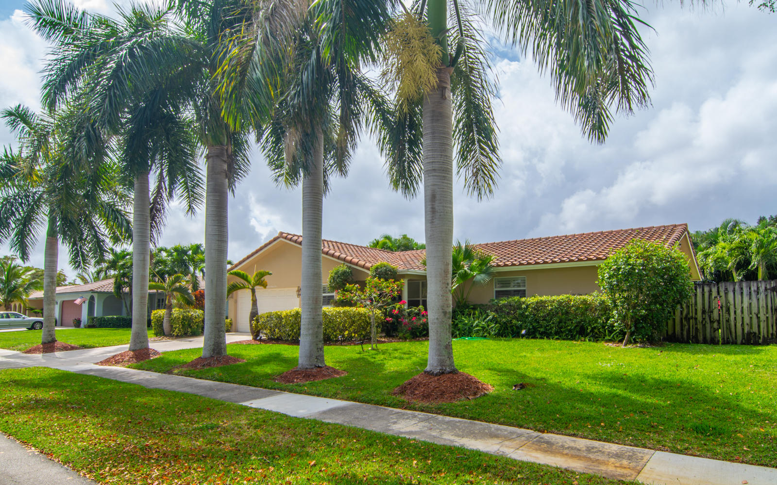 3333 Northwest 25th Way Boca Raton, FL 33434 - Photo 3 of 36 E4E7F0D8-C091-4C00-8059-AEAA99D62CAC