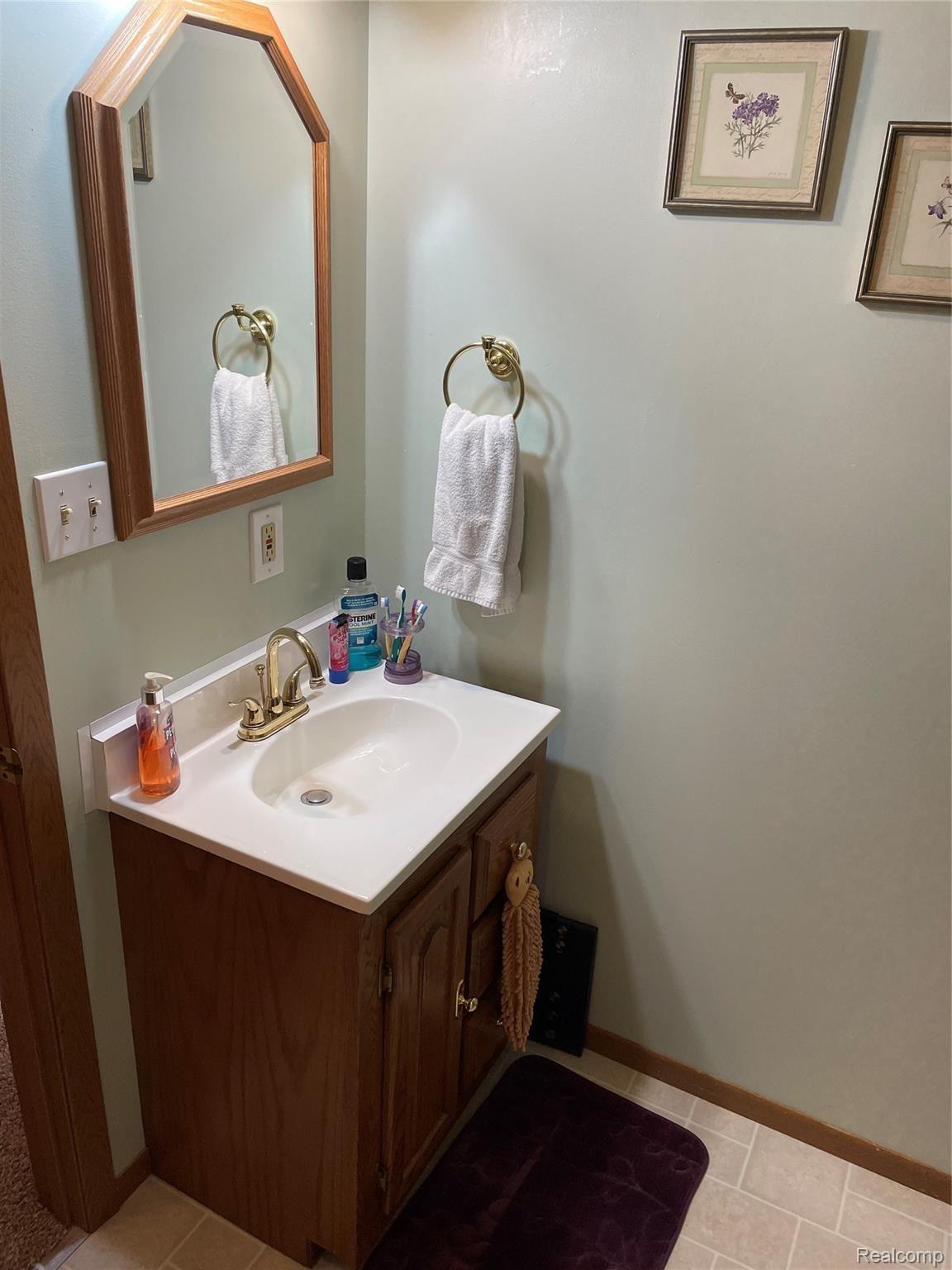 9154 West Frances Road Flushing, MI 48433 - Photo 21 of 39 IMG_4577.JPG
