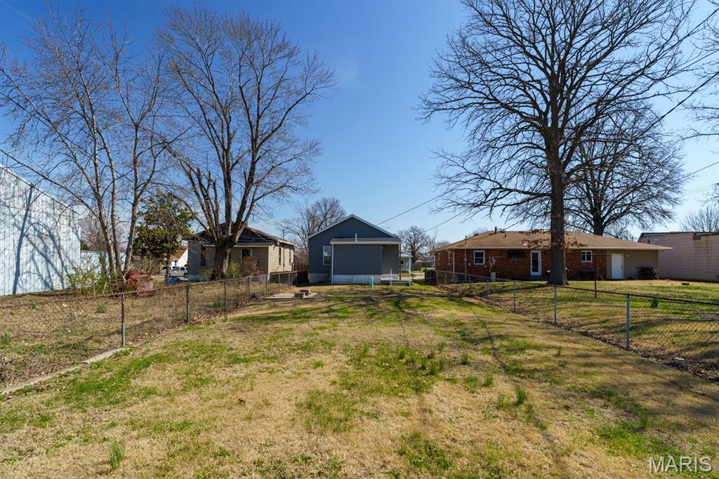 1111 Greenwood Street Madison, IL 62060 - Photo 6 of 27