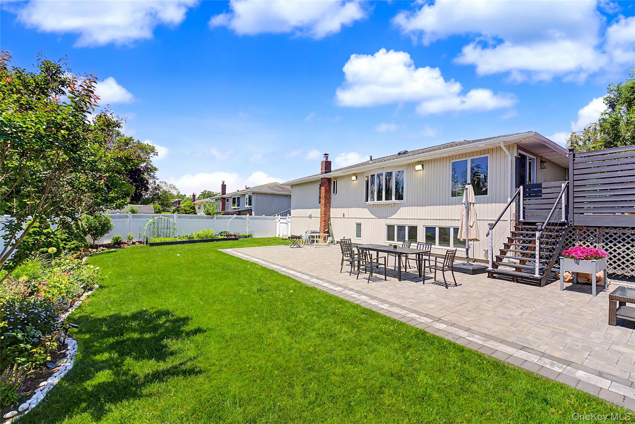 20 Russell Park Road Syosset, NY 11791 - Photo 35 of 42