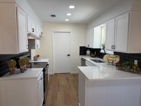 $2,495 | 108 Amory Drive, Benbrook, TX 76126