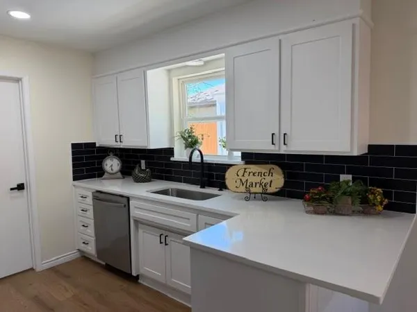 $2,495 | 108 Amory Drive, Benbrook, TX 76126