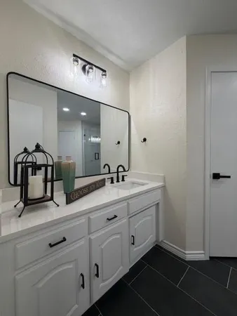 $2,495 | 108 Amory Drive, Benbrook, TX 76126