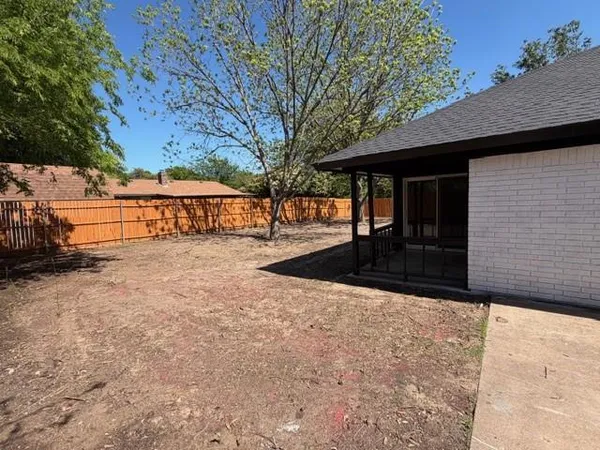 $2,495 | 108 Amory Drive, Benbrook, TX 76126