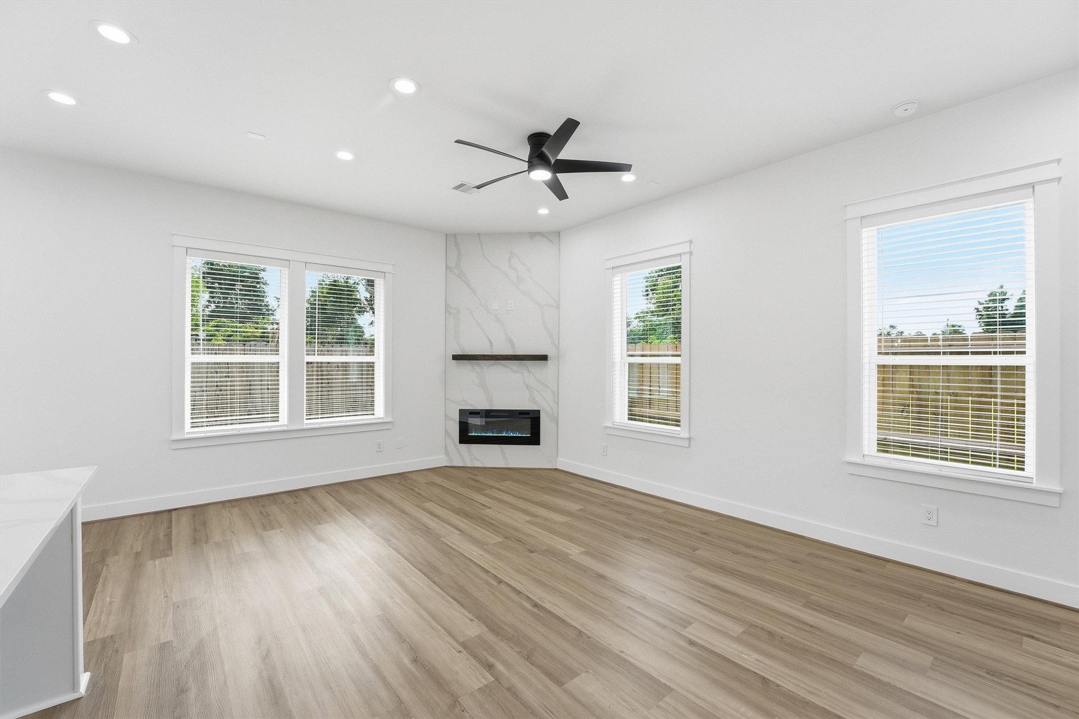 6128 Endeavor Heights Road Houston, TX 77091 - Photo 10 of 38