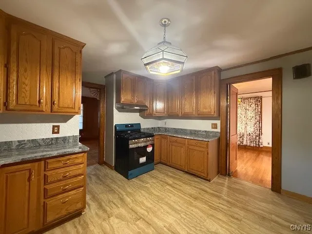 $2,300 | 211 Hartford Place, Utica, NY 13502