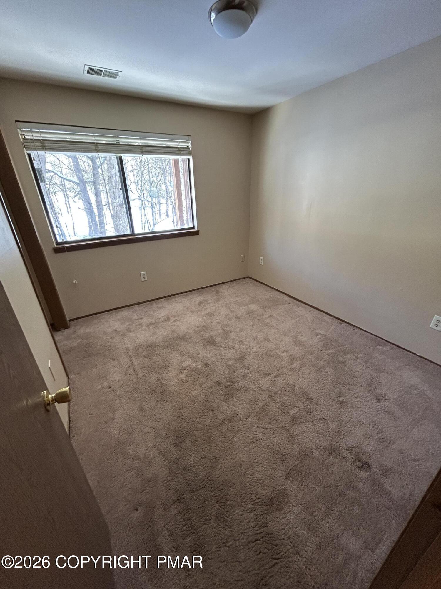 160 Stream Court Bushkill, PA 18324 - Photo 6 of 11 IMG_3702