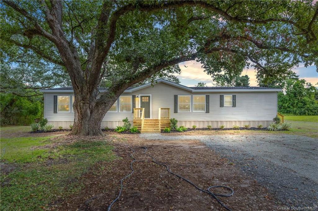 3148 Davis Road Westlake, LA 70669 - Photo 2 of 20