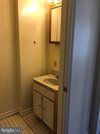$1,600 | 531 South Ann Street, Unit 2B, Baltimore, MD 21231