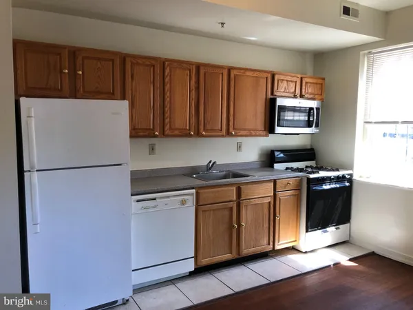 $1,600 | 531 South Ann Street, Unit 2B, Baltimore, MD 21231