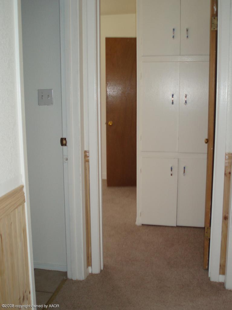 4425 South Fannin Street Amarillo, TX 79110 - Photo 20 of 23 Hallway 3