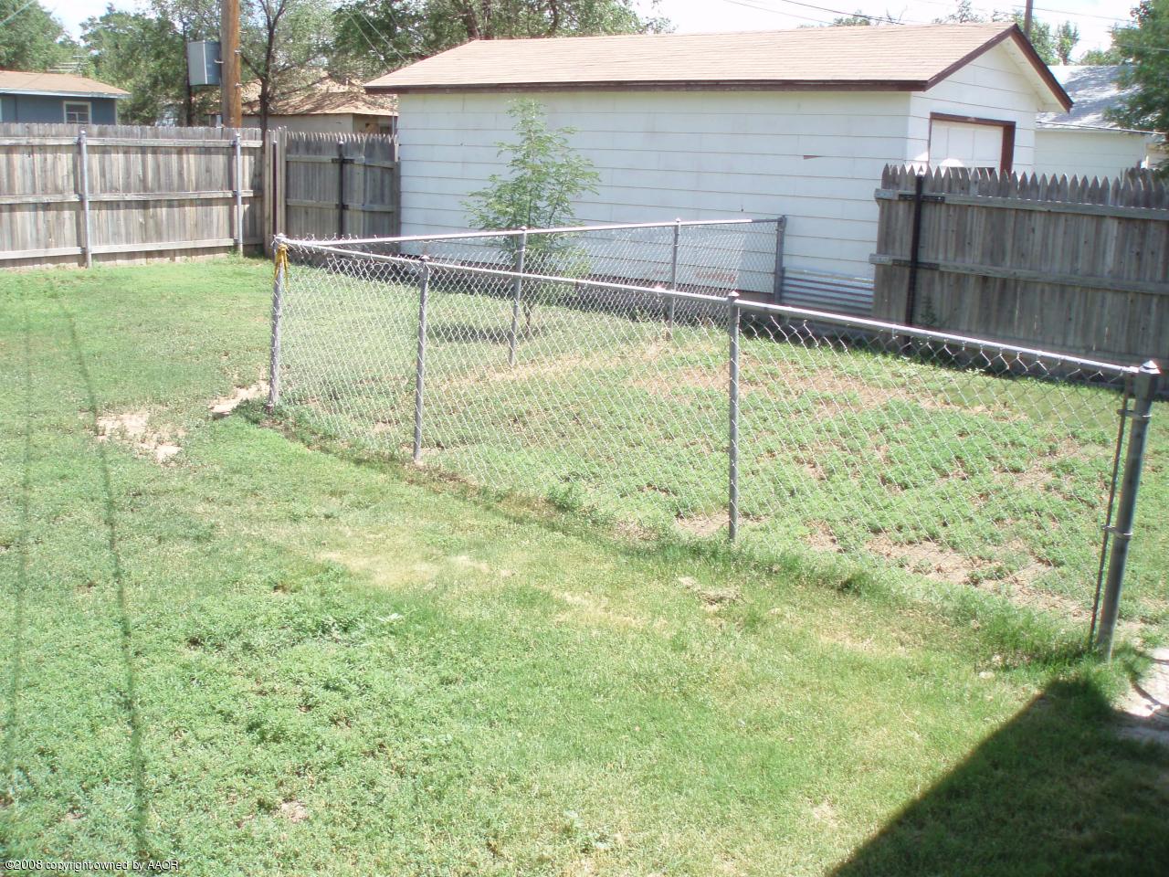 4425 South Fannin Street Amarillo, TX 79110 - Photo 3 of 23 Backyard 1