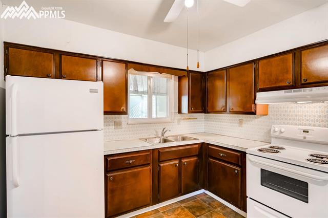 2121 Monterey Road Colorado Springs, CO 80910 - Photo 12 of 27 Kitchen