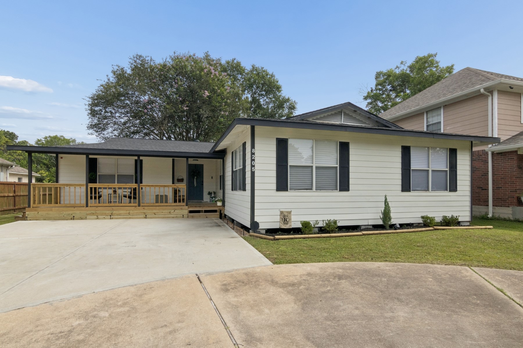 8205 Arrowhead Lane Houston, TX 77075 - Photo 2 of 17 Porch replaced February 2026