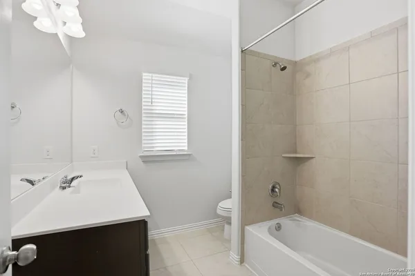 $2,875 | 204 Tiltwood Court, Boerne, TX 78006