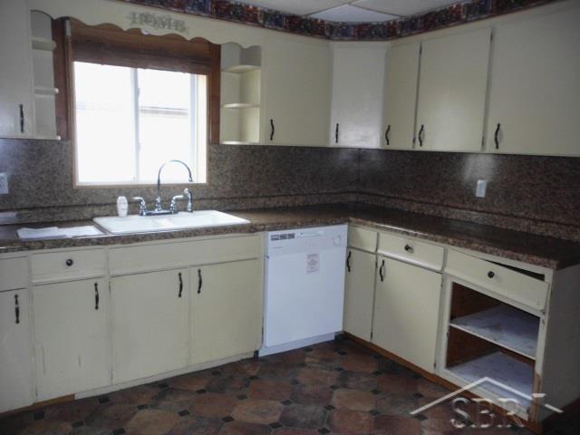 2003 7th Street Bay City, MI 48708 - Photo 7 of 13 31290208-6.JPG