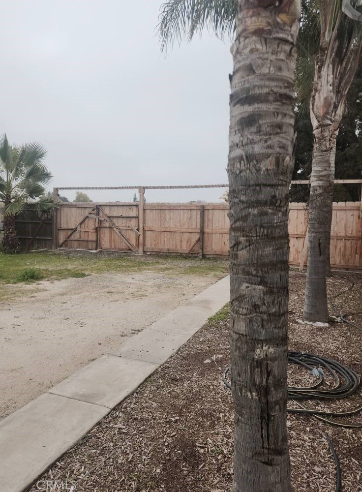 5348 Gatson Street Bakersfield, CA 93314 - Photo 24 of 33 a view of a backyard