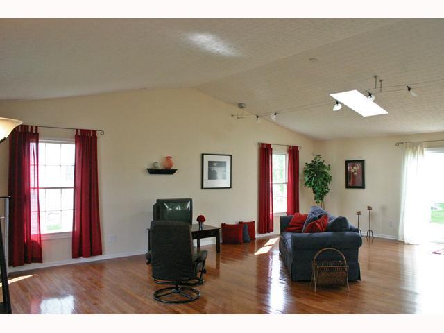 343 Galloway Ridge Drive, Unit D Galloway, OH 43119 - Photo 2 of 10