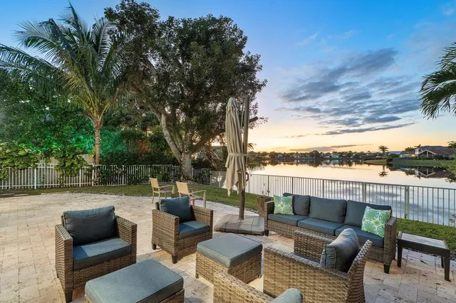 $895,000 | 15561 Northwest 12th Place, Pembroke Pines, FL 33028