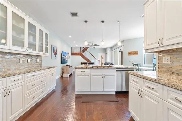 $895,000 | 15561 Northwest 12th Place, Pembroke Pines, FL 33028