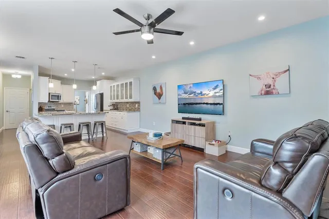 $895,000 | 15561 Northwest 12th Place, Pembroke Pines, FL 33028