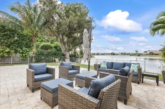 $895,000 | 15561 Northwest 12th Place, Pembroke Pines, FL 33028