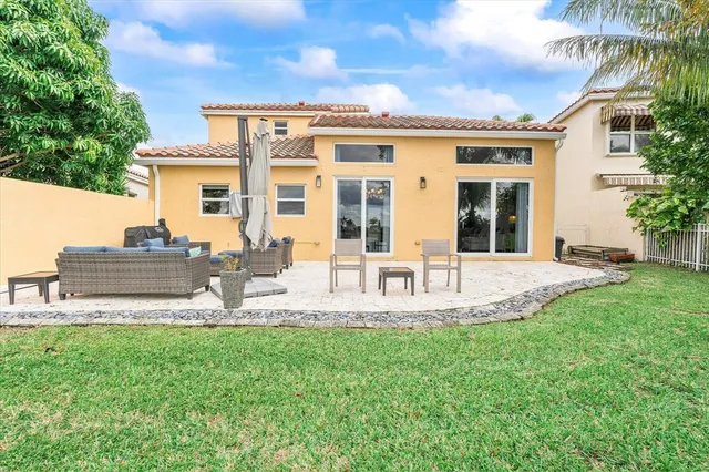 $895,000 | 15561 Northwest 12th Place, Pembroke Pines, FL 33028