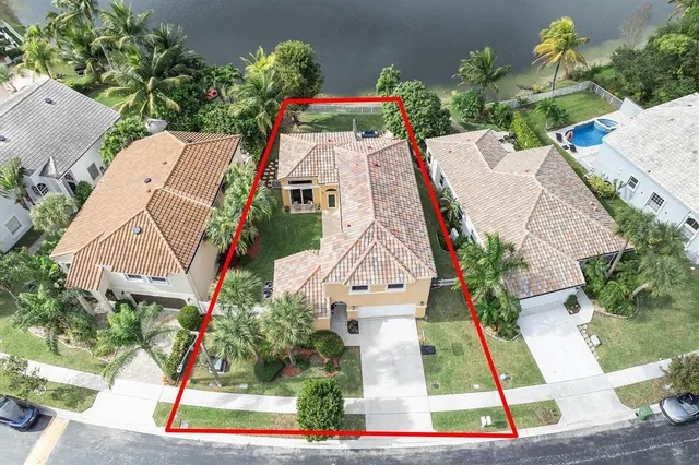 $895,000 | 15561 Northwest 12th Place, Pembroke Pines, FL 33028