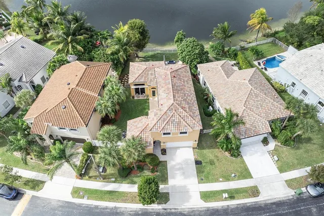 $895,000 | 15561 Northwest 12th Place, Pembroke Pines, FL 33028