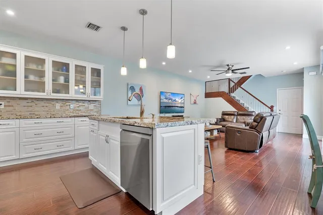 $895,000 | 15561 Northwest 12th Place, Pembroke Pines, FL 33028