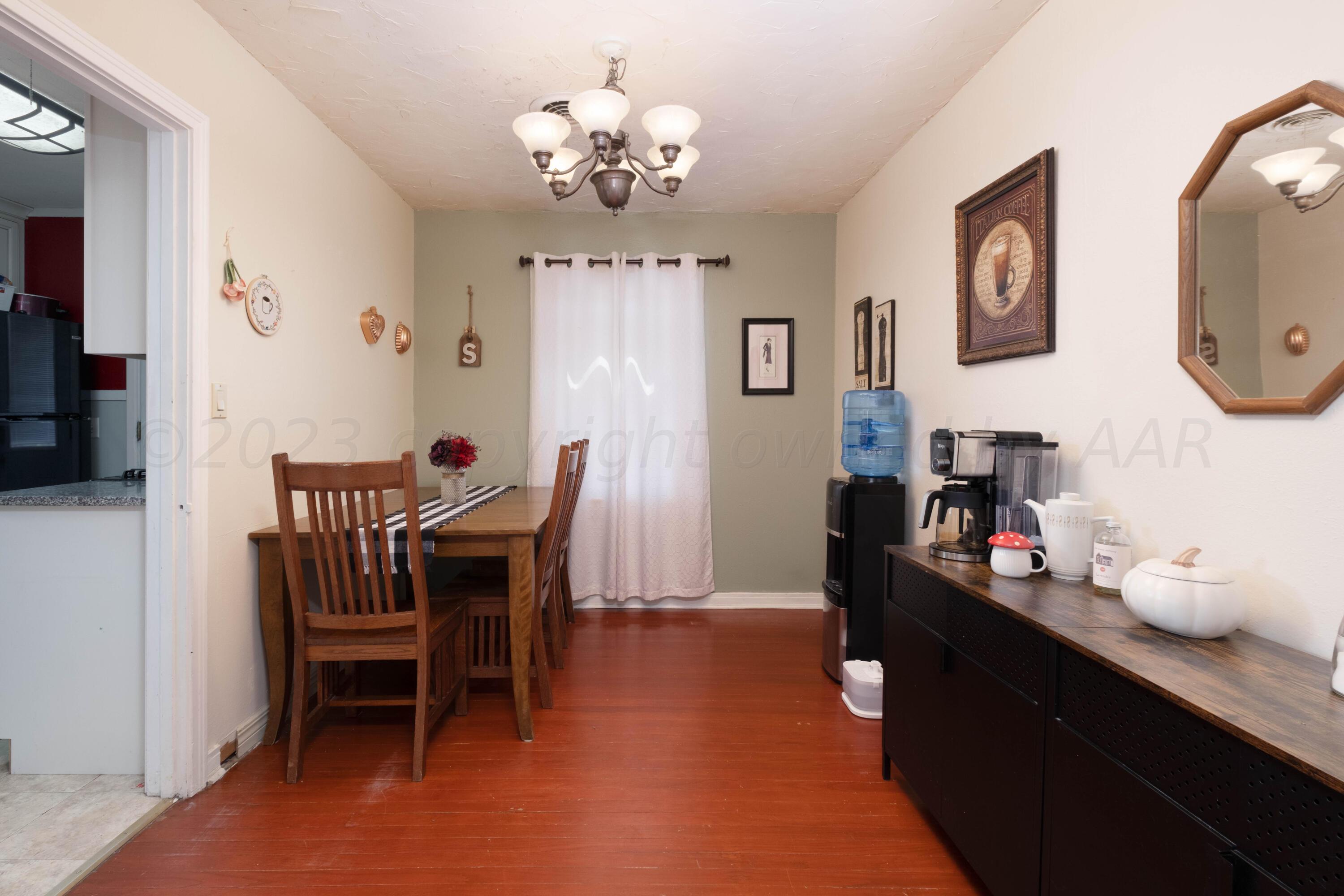 3607 South Lipscomb Street Amarillo, TX 79110 - Photo 7 of 20 a dining room with furniture and window