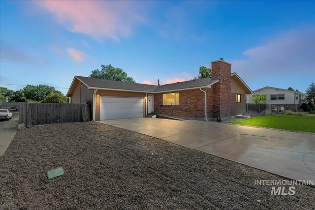 $392,900 | 615 East 15th N Street, Mountain Home, ID 83647