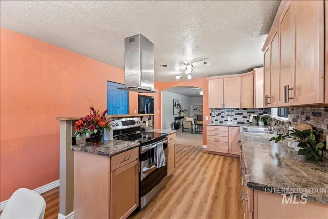 $392,900 | 615 East 15th N Street, Mountain Home, ID 83647