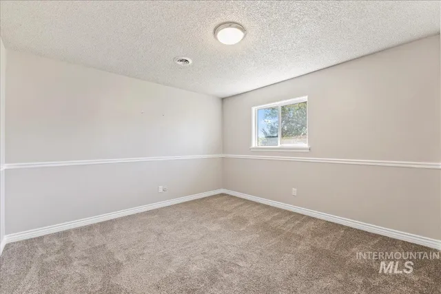 $392,900 | 615 East 15th N Street, Mountain Home, ID 83647