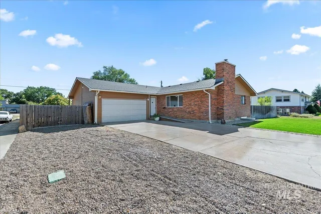 $392,900 | 615 East 15th N Street, Mountain Home, ID 83647