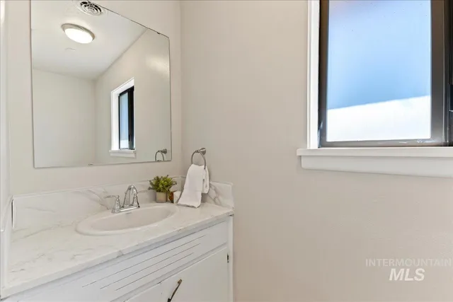 $392,900 | 615 East 15th N Street, Mountain Home, ID 83647