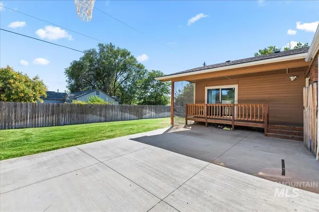 $392,900 | 615 East 15th N Street, Mountain Home, ID 83647