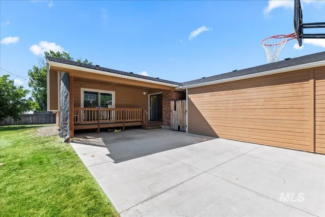 $392,900 | 615 East 15th N Street, Mountain Home, ID 83647