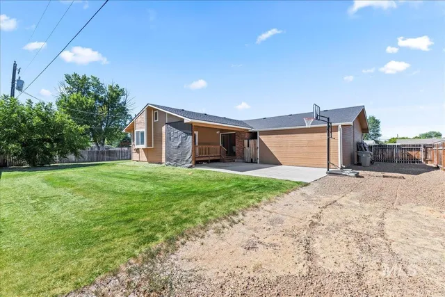 $392,900 | 615 East 15th N Street, Mountain Home, ID 83647