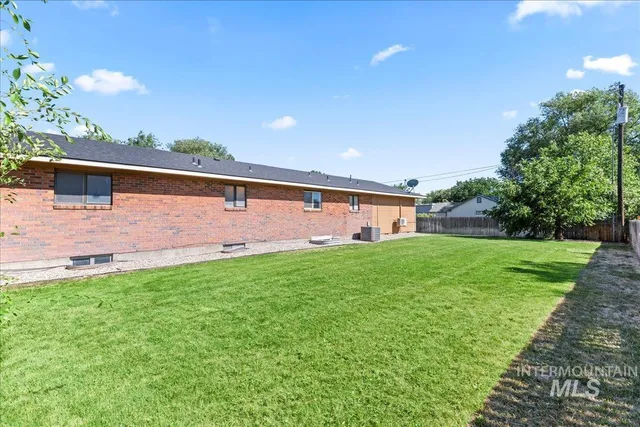 $392,900 | 615 East 15th N Street, Mountain Home, ID 83647