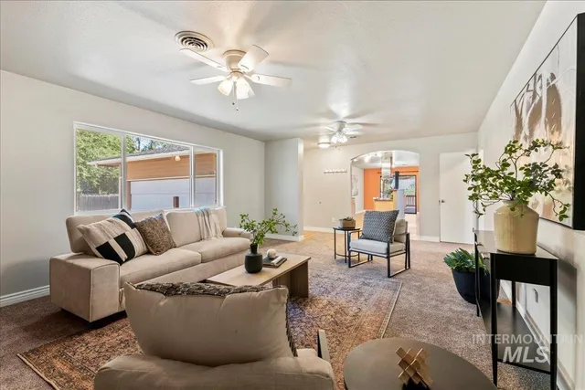 $392,900 | 615 East 15th N Street, Mountain Home, ID 83647