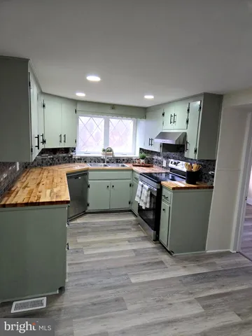 $575,000 | 2281 Horseshoe Pike, Honey Brook, PA 19344