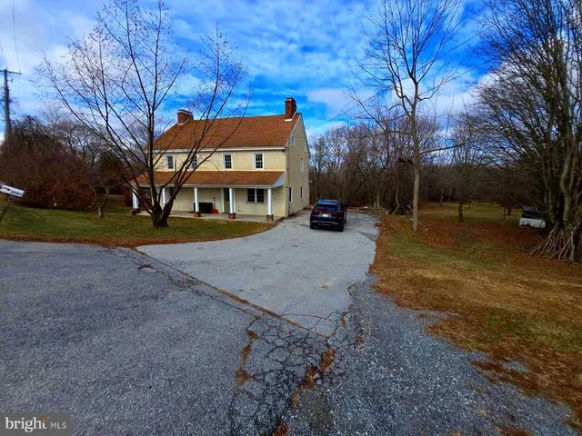 $575,000 | 2281 Horseshoe Pike, Honey Brook, PA 19344