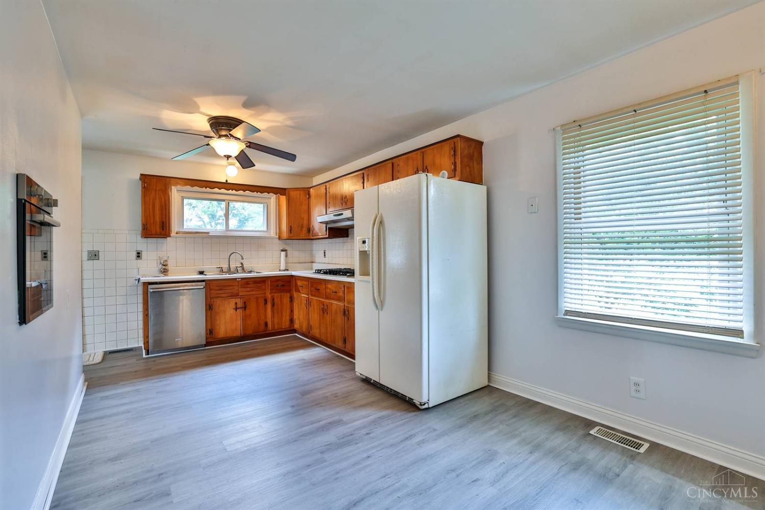 8747 Cheviot Road Cincinnati, OH 45251 - Photo 10 of 28