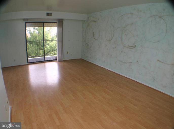 6270 Edsall Road, Unit 402 Alexandria, VA 22312 - Photo 4 of 12 Living Room #2