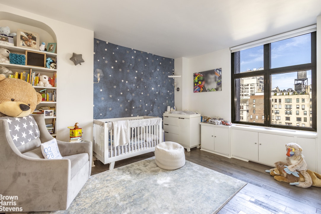 188 East 70th Street, Unit 11A Manhattan, NY 10021 - Photo 7 of 9